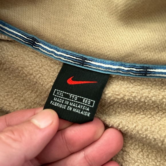 VINTAGE NIKE SPELL OUT QUARTER ZIP BEIGE SWEATSHIRT - Picture 5 of 7